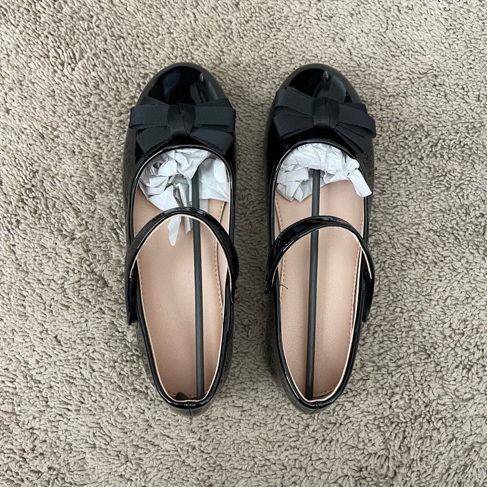 Mary Jane Bow Shoes - Flat Black Patent Leather With Strap. New, Never Worn